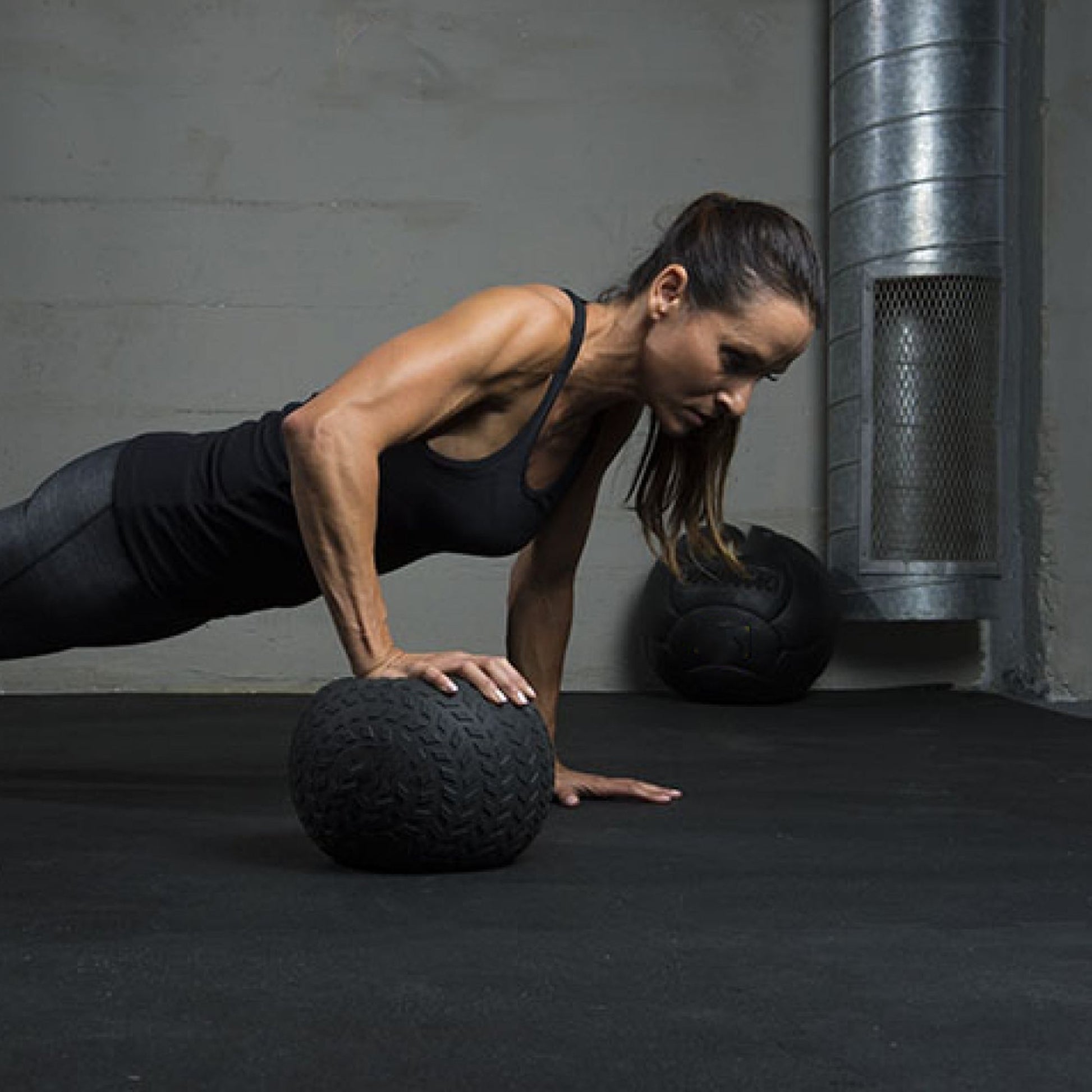 Adjustable Treaded Slam Ball Weight • Heavy‑Duty Rubber Finish • No‑Bounce Power & Core Training • Strength Fitness • Ideal for Home Gym