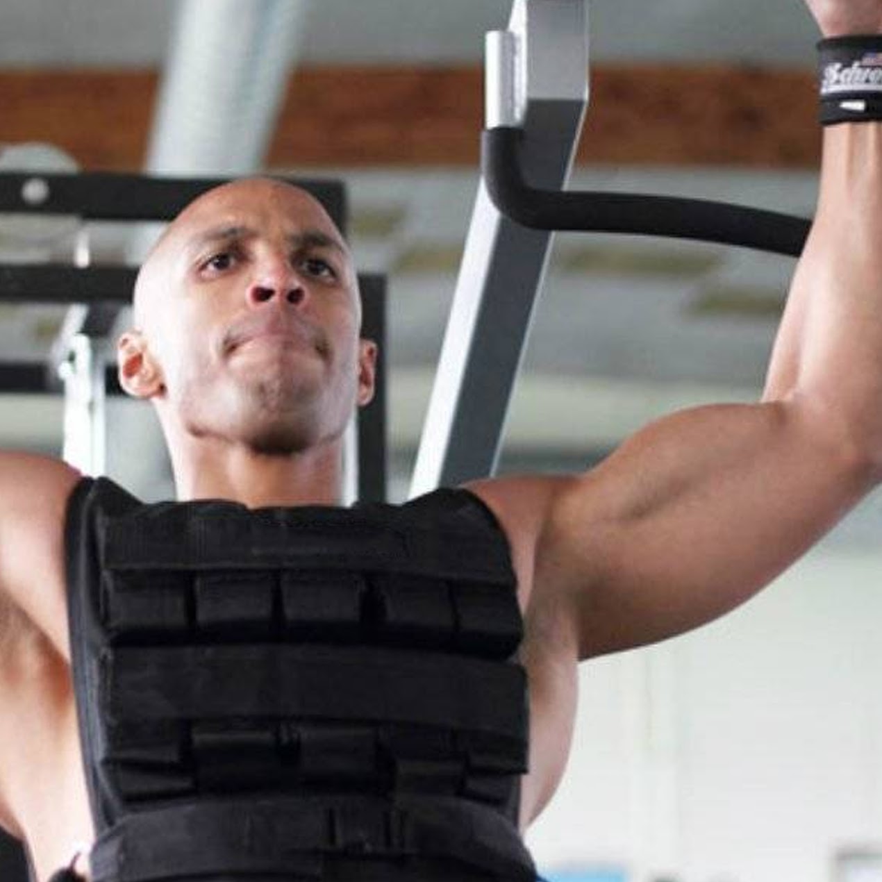 Adjustable 30kg Training Vest – Heavy-Duty Metal Inserts, Reflective Trim & Padded Fit for Strength Workouts, Running & Home Gym Conditioning